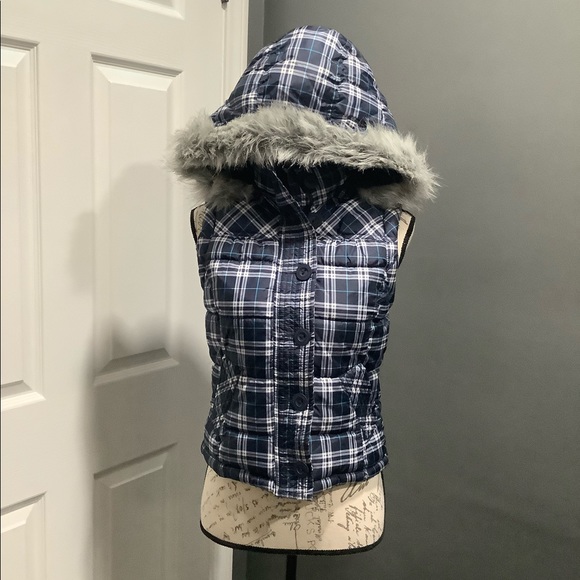 Aeropostale Jackets & Blazers - AÉROPOSTALE PUFFY VEST WITH REMOVABLE HOOD